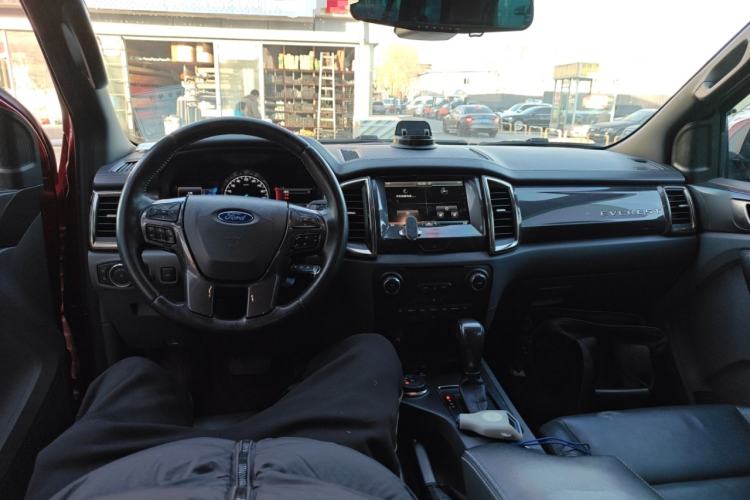 Used Ford Everest 2016 2.0T Gasoline Automatic 4x4 Flagship Edition Center Console