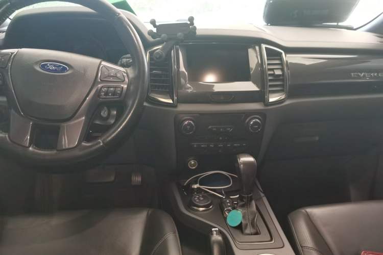 Used Ford Everest 2016 2.0T Gasoline Automatic 4x4 Flagship Edition Center Console