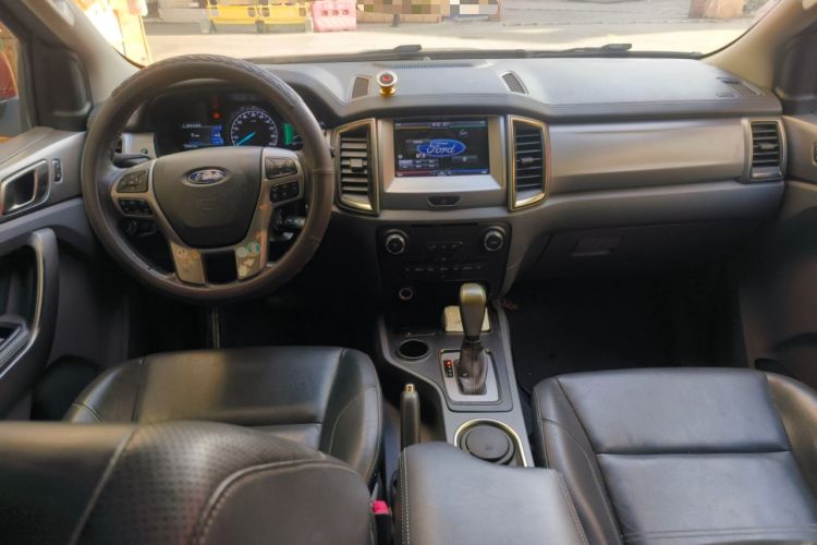 Used Ford Everest 2016 2.0T Gasoline Automatic Two-Wheel Drive Luxury Edition Center Console