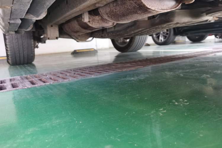 Used Ford Everest 2016 2.0T Gasoline Automatic 4x4 Flagship Edition Chassis Front Right