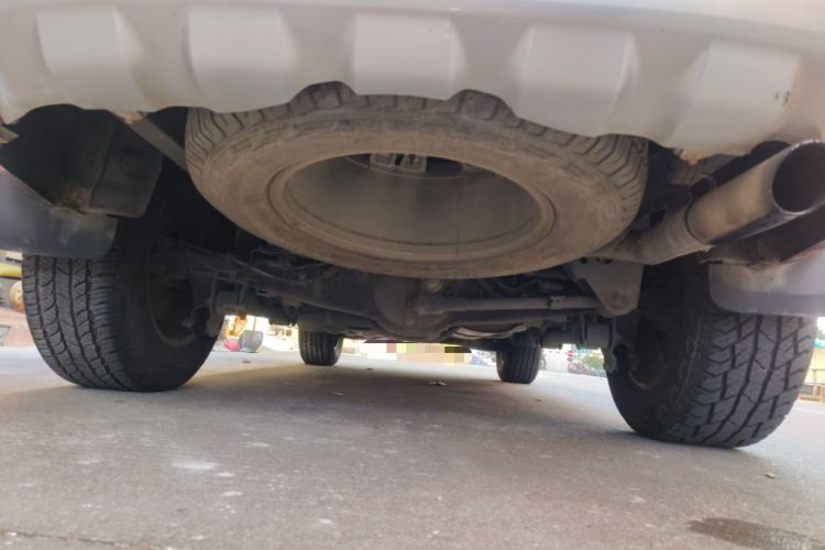 Used Ford Everest 2016 2.0T Gasoline Automatic Two-Wheel Drive Luxury Edition Chassis Rear