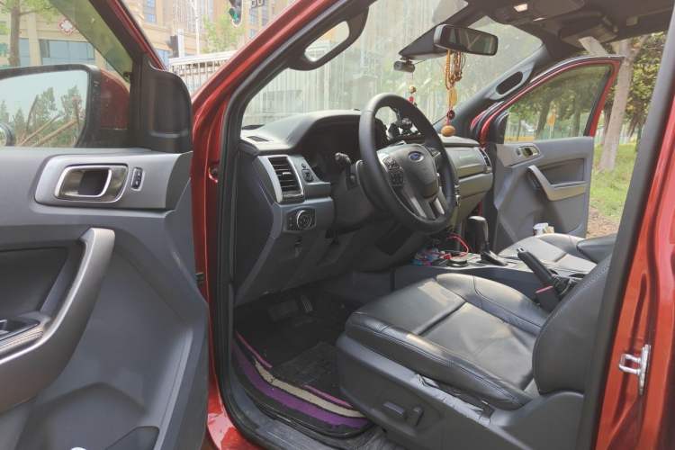 Used Ford Everest 2016 2.0T Gasoline Automatic 4x4 Luxury Edition Driver Seat