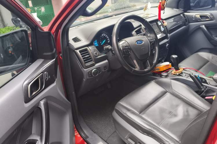 Used Ford Everest 2016 2.0T Gasoline Automatic 4x4 Flagship Edition Driver Seat