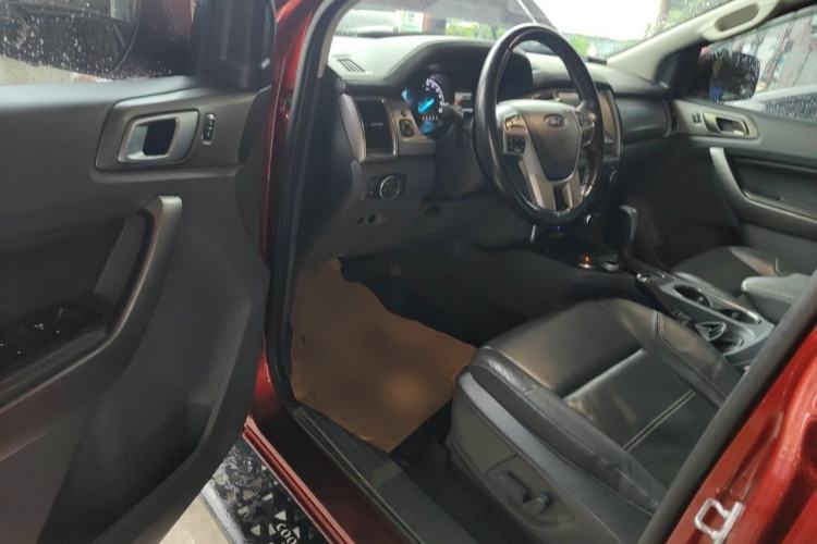 Used Ford Everest 2016 2.0T Gasoline Automatic 4x4 Luxury Edition Driver Seat