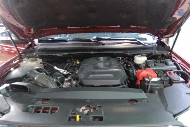 Used Ford Everest 2016 2.0T Gasoline Automatic 4x4 Flagship Edition Engine Bay