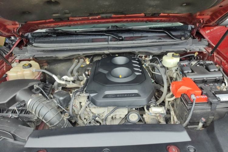 Used Ford Everest 2016 2.0T Gasoline Automatic 4x4 Luxury Edition Engine Bay