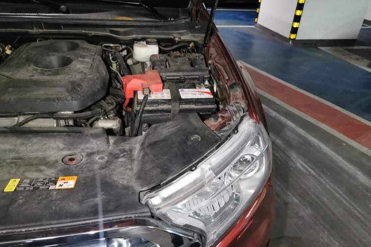 Used Ford Everest 2016 2.0T Gasoline Automatic 4x4 Flagship Edition Engine Bay Left