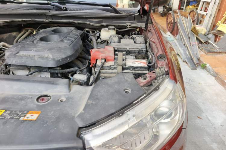 Used Ford Everest 2016 2.0T Gasoline Automatic Two-Wheel Drive Luxury Edition Engine Bay Left