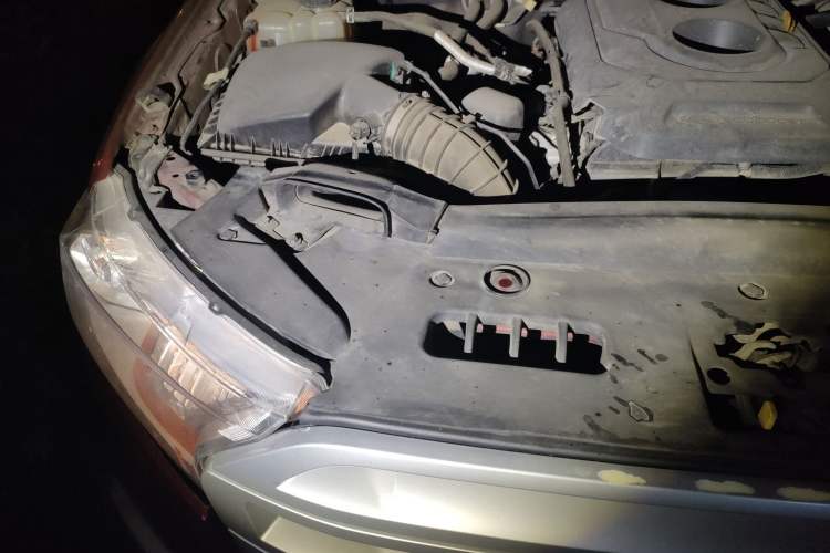 Used Ford Everest 2016 2.0T Gasoline Automatic 4x4 Elite Edition Engine Bay Right