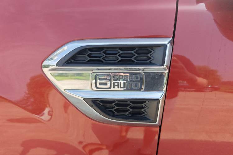 Used Ford Everest 2016 2.0T Gasoline Automatic 4x4 Flagship Edition Exterior 11