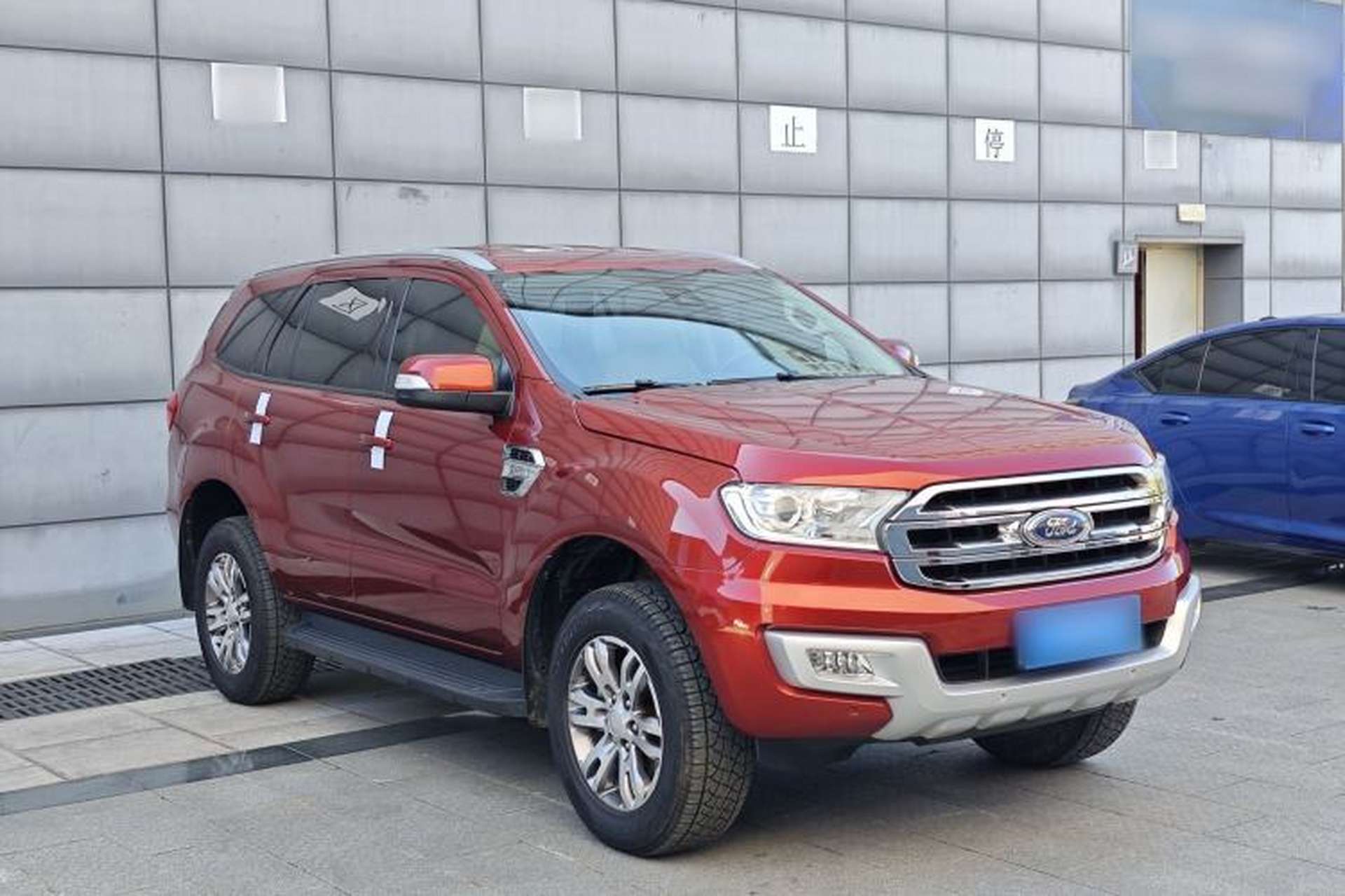 Used Ford Everest 2016 2.0T Gasoline Automatic 4x4 Luxury Edition Exterior 2
