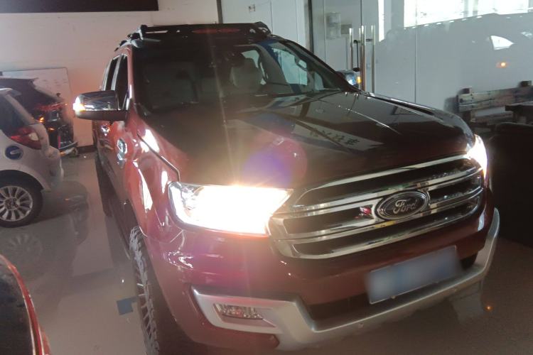 Used Ford Everest 2016 2.0T Gasoline Automatic 4x4 Flagship Edition Front Right 45 Deg