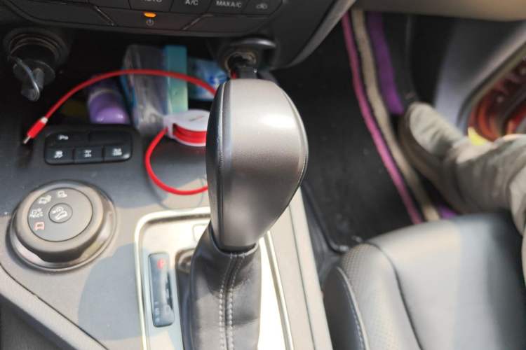 Used Ford Everest 2016 2.0T Gasoline Automatic 4x4 Luxury Edition Gear Lever