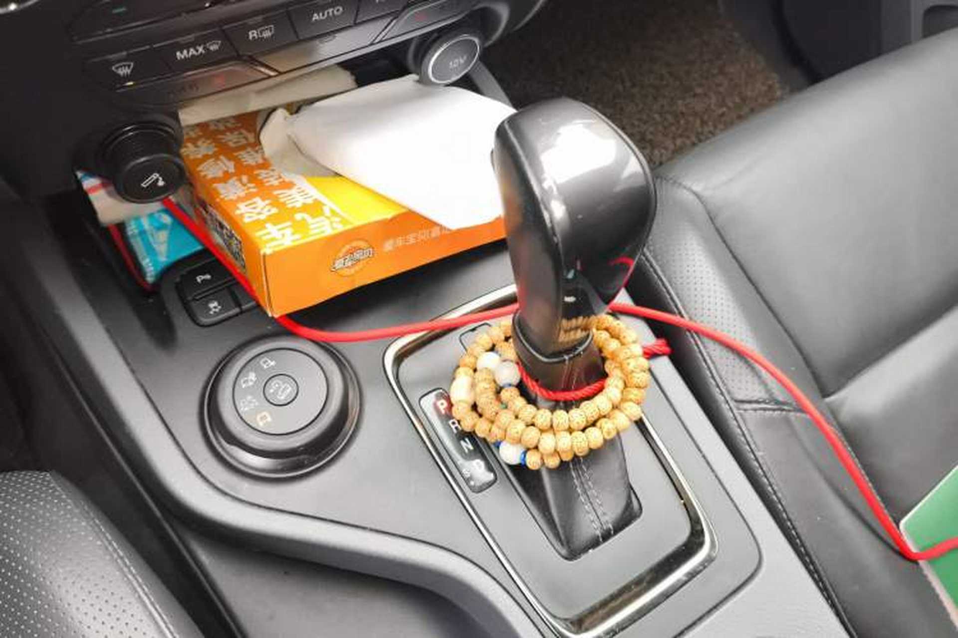 Used Ford Everest 2016 2.0T Gasoline Automatic 4x4 Flagship Edition Gear Lever