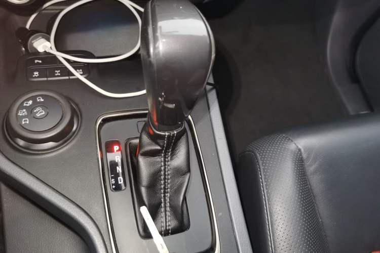Used Ford Everest 2016 2.0T Gasoline Automatic 4x4 Flagship Edition Gear Lever