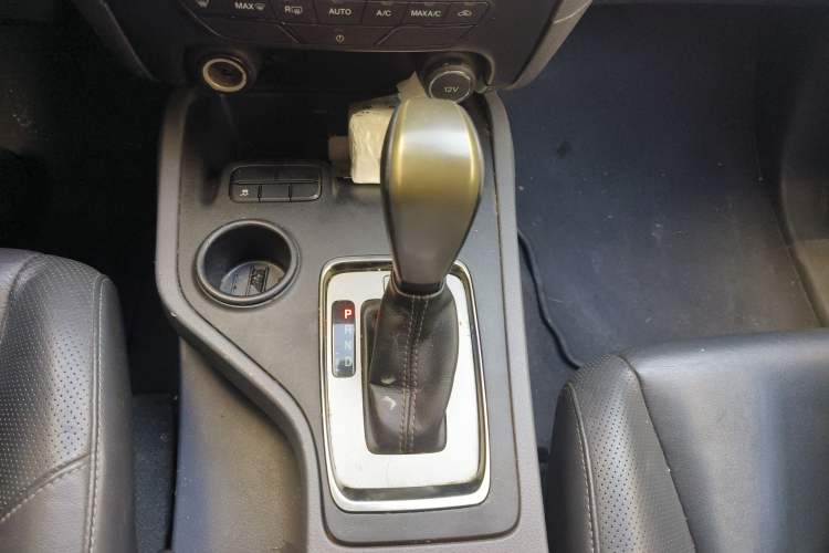 Used Ford Everest 2016 2.0T Gasoline Automatic Two-Wheel Drive Luxury Edition Gear Lever