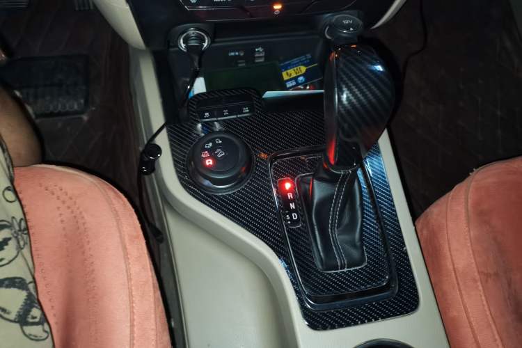 Used Ford Everest 2016 2.0T Gasoline Automatic 4x4 Luxury Edition Gear Lever