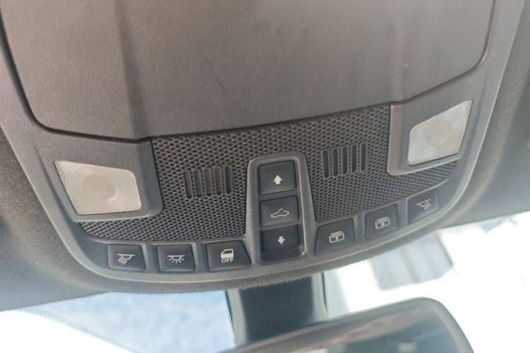 Used Ford Everest 2016 2.0T Gasoline Automatic 4x4 Flagship Edition Interior 10
