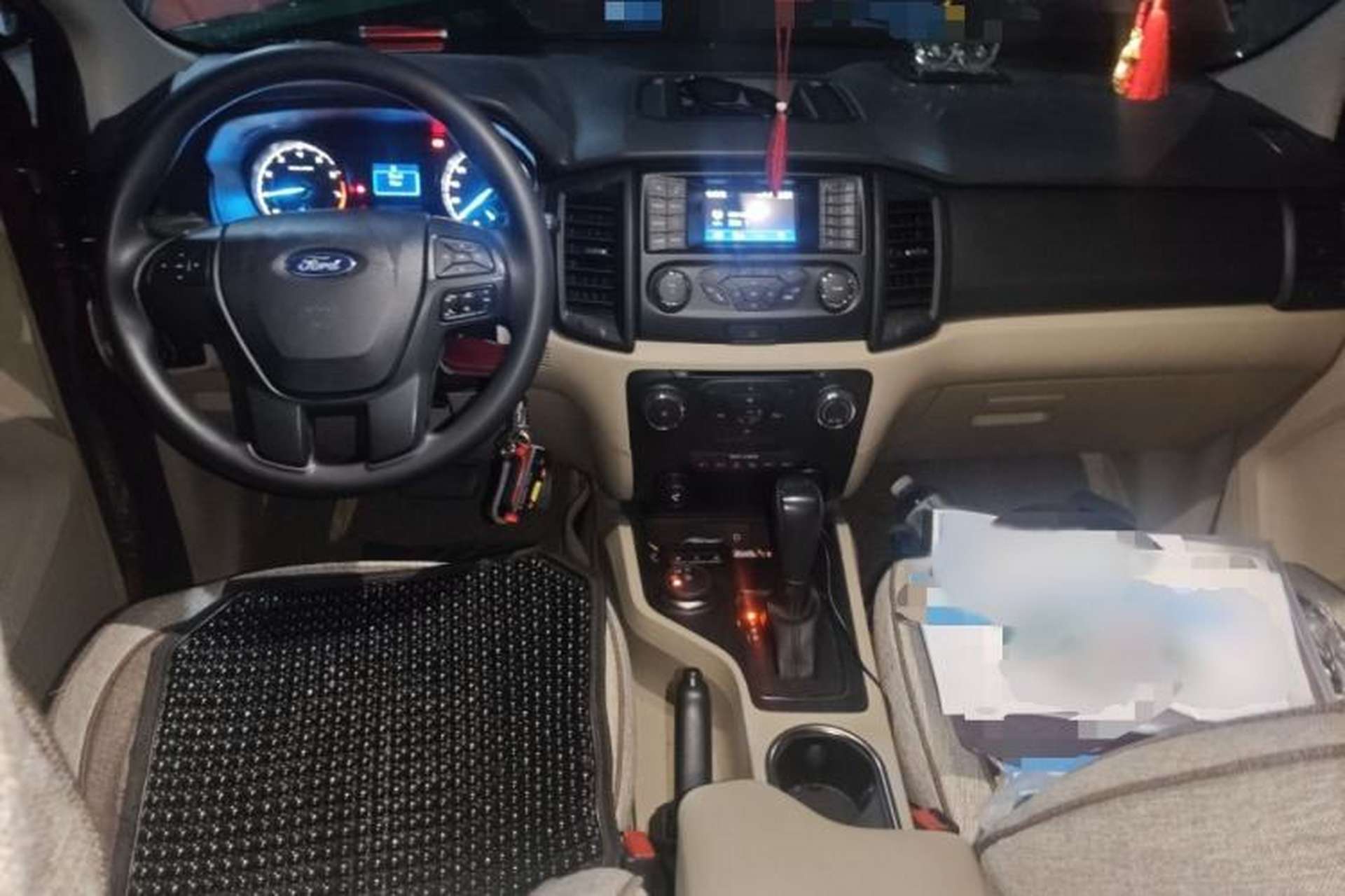 Used Ford Everest 2016 2.0T Gasoline Automatic 4x4 Elite Edition Interior 2