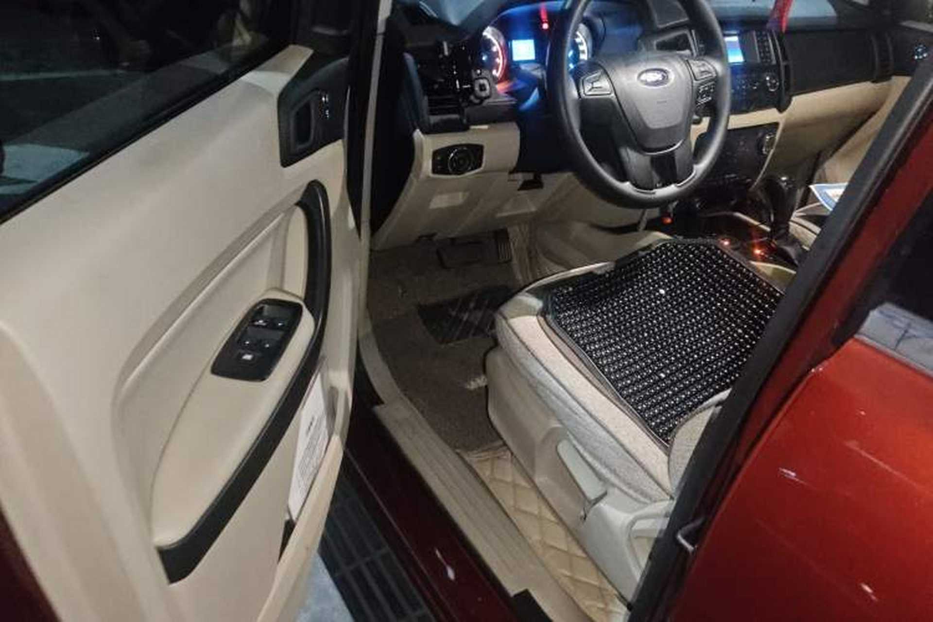 Used Ford Everest 2016 2.0T Gasoline Automatic 4x4 Elite Edition Interior 3