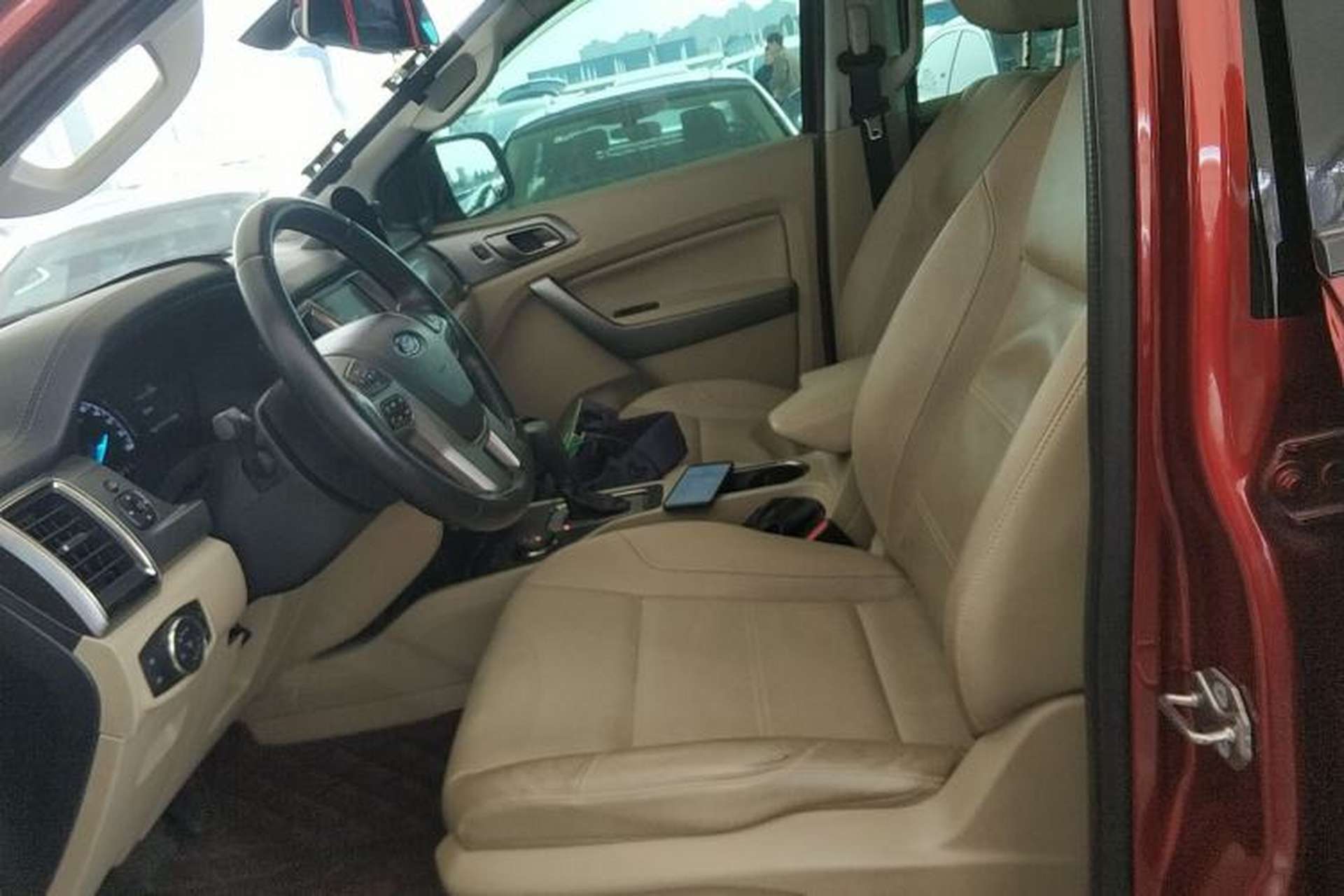Used Ford Everest 2016 2.0T Gasoline Automatic 4x4 Luxury Edition Left Front Seat