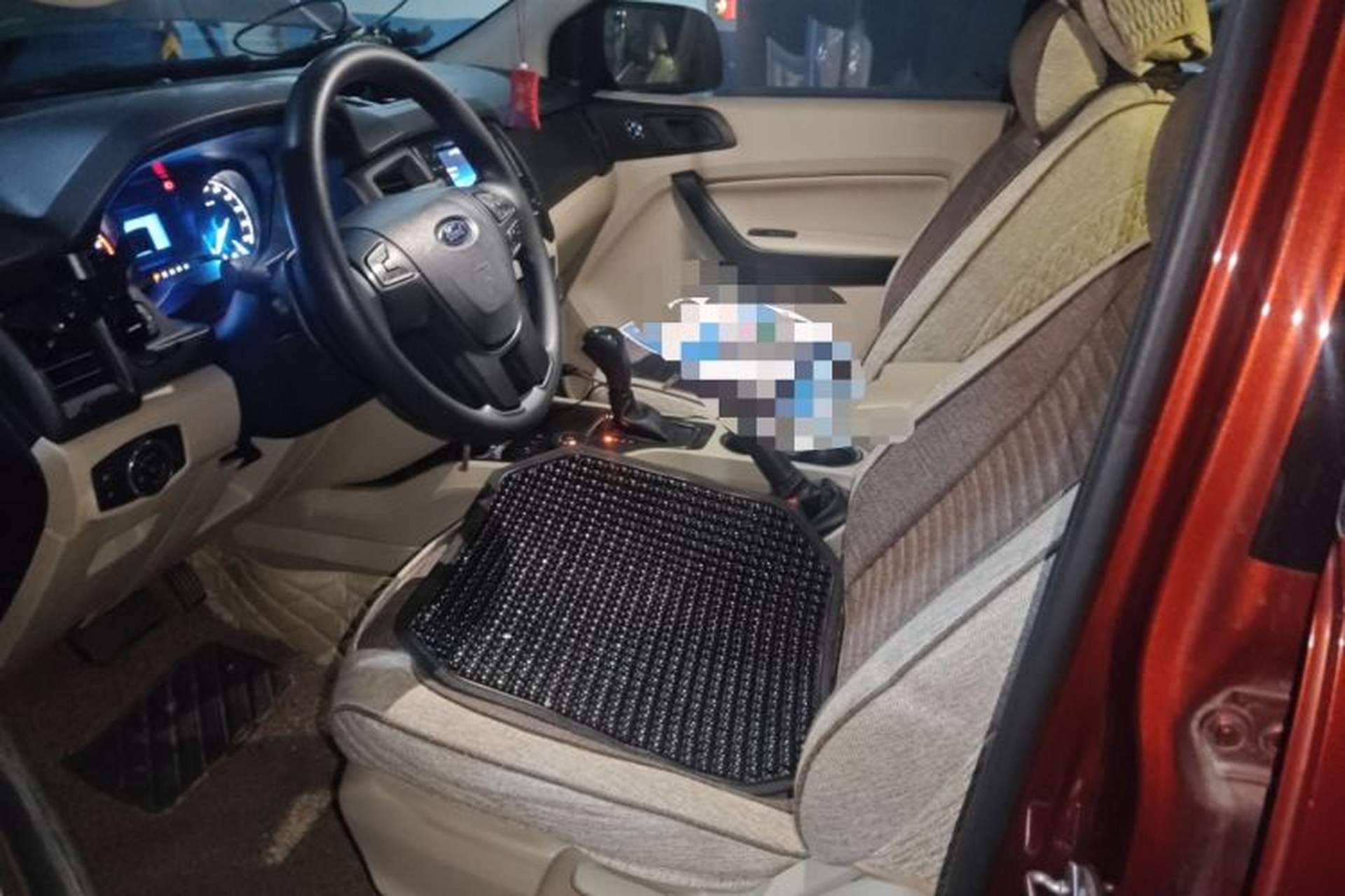 Used Ford Everest 2016 2.0T Gasoline Automatic 4x4 Elite Edition Left Front Seat