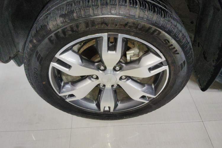 Used Ford Everest 2016 2.0T Gasoline Automatic 4x4 Flagship Edition Left Front Wheel Hub