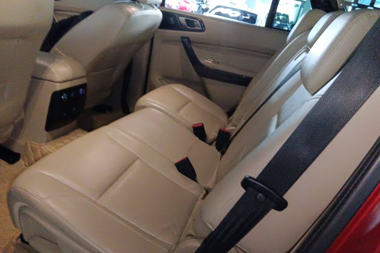 Used Ford Everest 2016 2.0T Gasoline Automatic 4x4 Flagship Edition Left Rear Seat