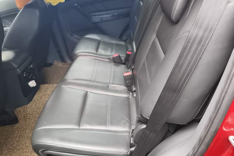 Used Ford Everest 2016 2.0T Gasoline Automatic 4x4 Flagship Edition Left Rear Seat