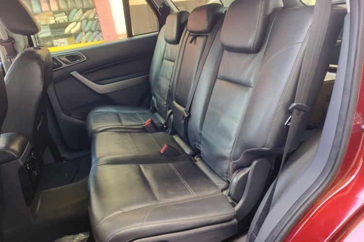 Used Ford Everest 2016 2.0T Gasoline Automatic Two-Wheel Drive Luxury Edition Left Rear Seat
