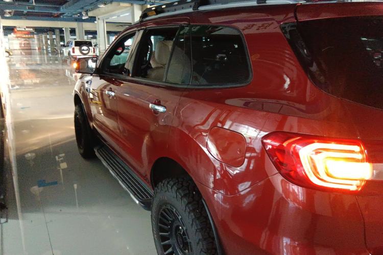 Used Ford Everest 2016 2.0T Gasoline Automatic 4x4 Flagship Edition Left Side