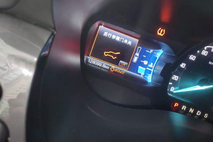 Used Ford Everest 2016 2.0T Gasoline Automatic 4x4 Flagship Edition Odometer Close Up