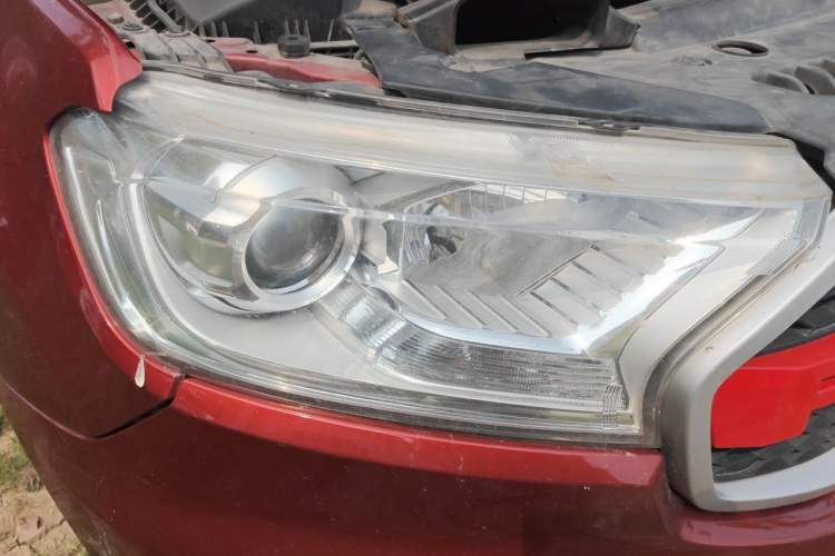 Used Ford Everest 2016 2.0T Gasoline Automatic 4x4 Luxury Edition Right Front Headlight
