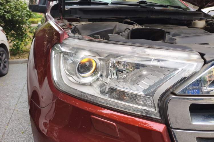 Used Ford Everest 2016 2.0T Gasoline Automatic 4x4 Flagship Edition Right Front Headlight