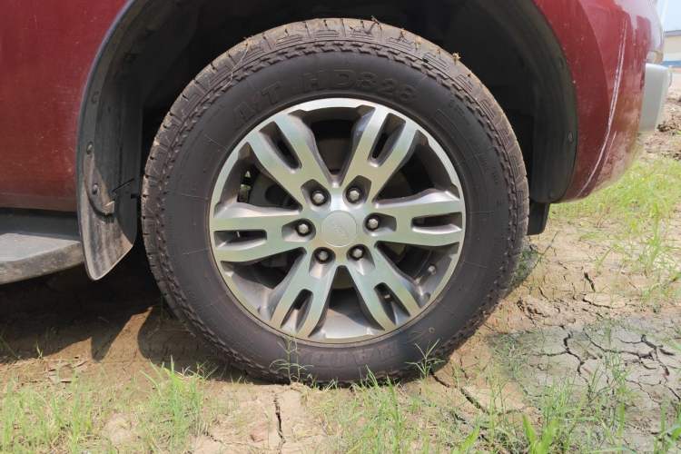 Used Ford Everest 2016 2.0T Gasoline Automatic 4x4 Luxury Edition Right Front Wheel Hub