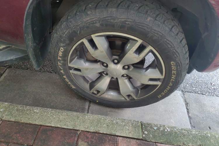 Used Ford Everest 2016 2.0T Gasoline Automatic 4x4 Flagship Edition Right Front Wheel Hub