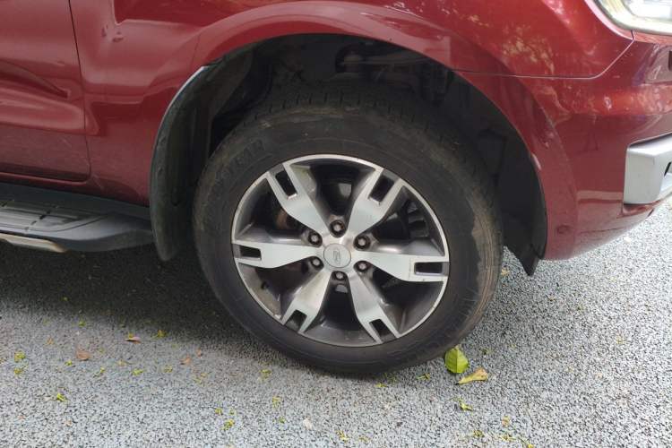 Used Ford Everest 2016 2.0T Gasoline Automatic 4x4 Flagship Edition Right Front Wheel Hub