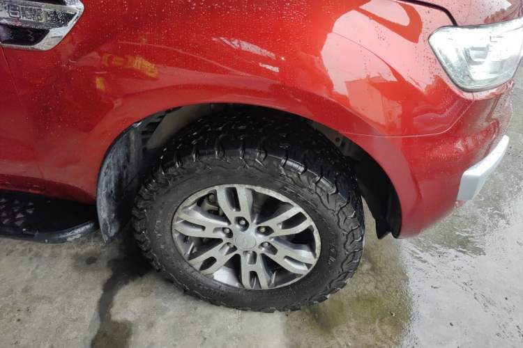 Used Ford Everest 2016 2.0T Gasoline Automatic 4x4 Luxury Edition Right Front Wheel Hub
