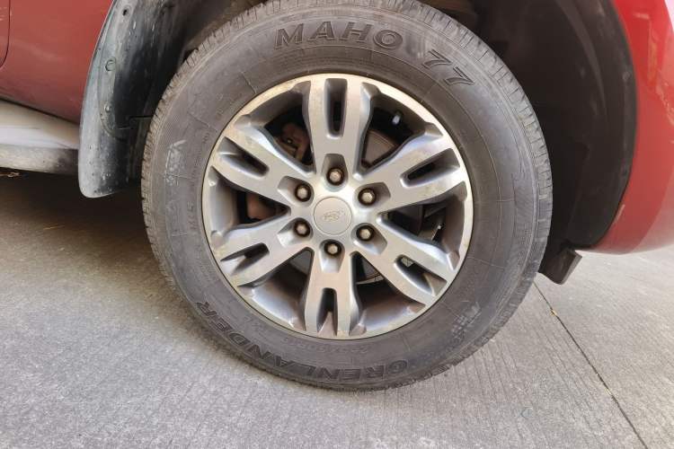 Used Ford Everest 2016 2.0T Gasoline Automatic Two-Wheel Drive Luxury Edition Right Front Wheel Hub
