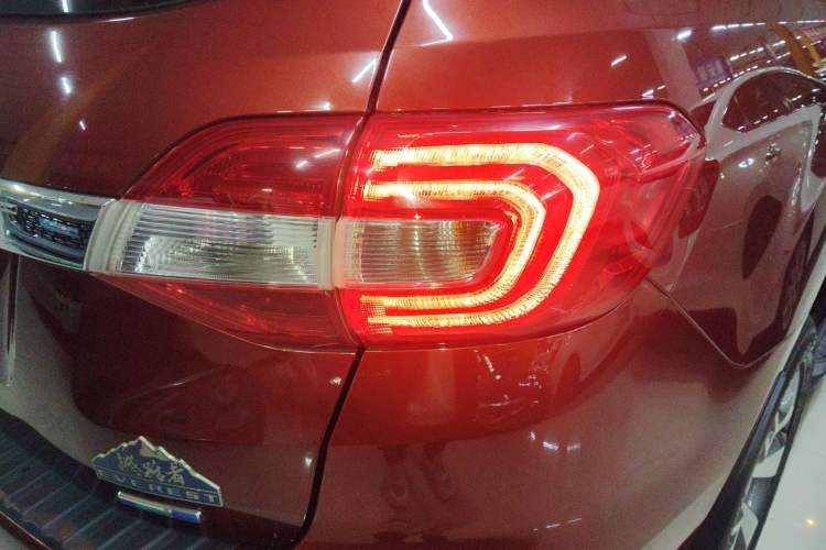 Used Ford Everest 2016 2.0T Gasoline Automatic 4x4 Flagship Edition Right Rear Taillight