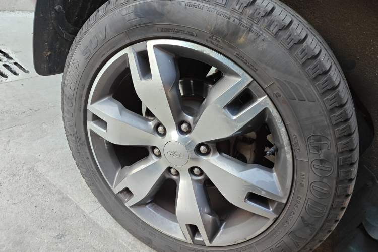 Used Ford Everest 2016 2.0T Gasoline Automatic 4x4 Flagship Edition Right Rear Wheel Hub