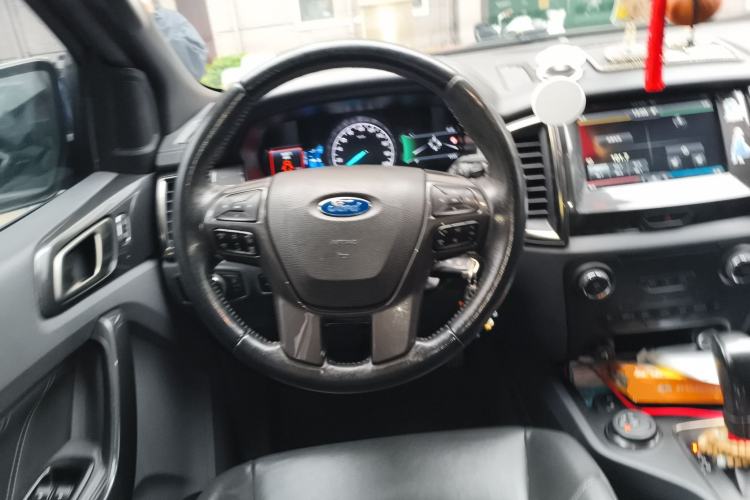 Used Ford Everest 2016 2.0T Gasoline Automatic 4x4 Flagship Edition Steering Wheel