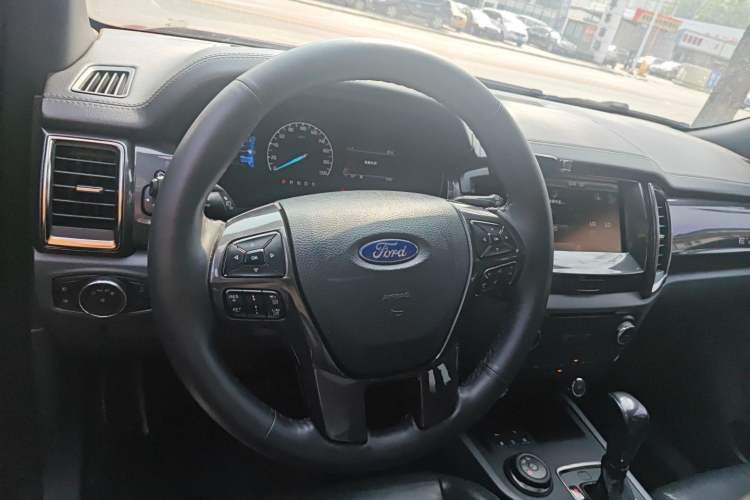 Used Ford Everest 2016 2.0T Gasoline Automatic 4x4 Flagship Edition Steering Wheel