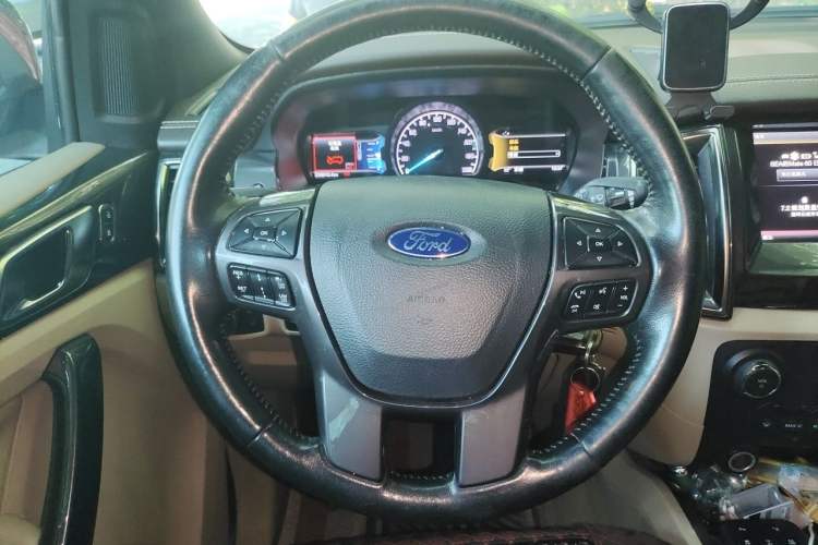 Used Ford Everest 2016 2.0T Gasoline Automatic 4x4 Flagship Edition Steering Wheel