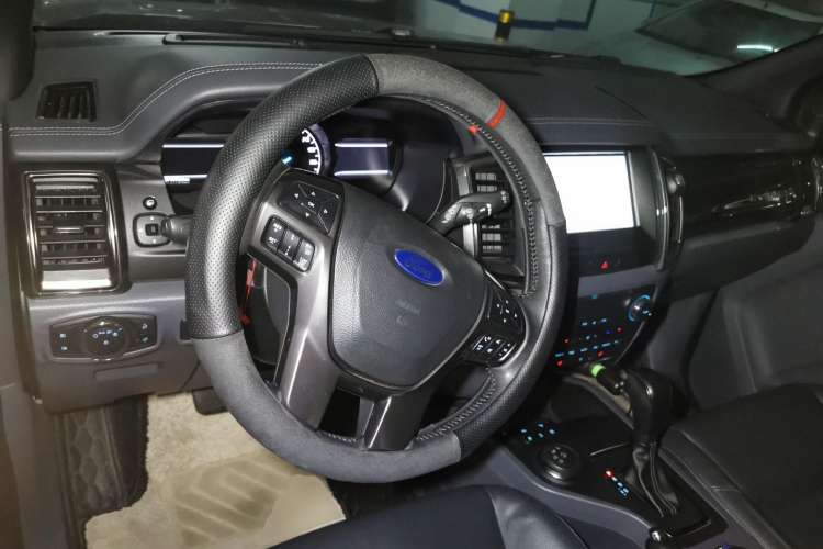 Used Ford Everest 2016 2.0T Gasoline Automatic 4x4 Flagship Edition Steering Wheel