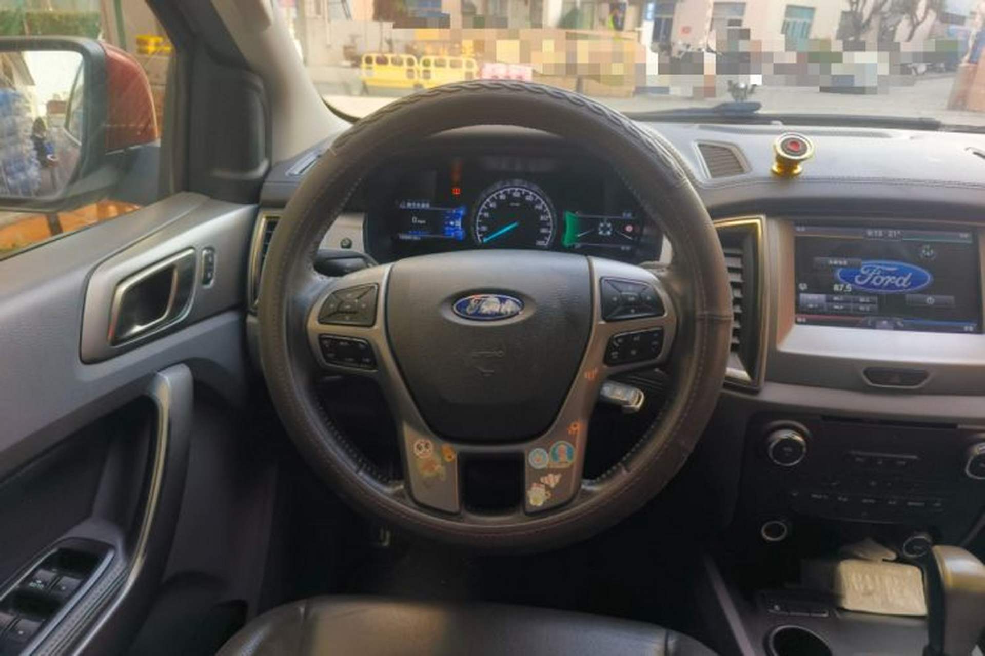 Used Ford Everest 2016 2.0T Gasoline Automatic Two-Wheel Drive Luxury Edition Steering Wheel