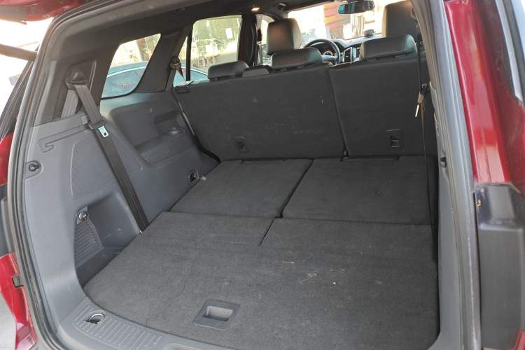 Used Ford Everest 2016 2.0T Gasoline Automatic 4x4 Flagship Edition Trunk
