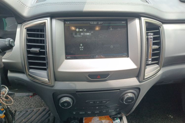 Used Ford Everest 2016 2.0T Gasoline Automatic 4x4 Luxury Edition Audio And AC Panel