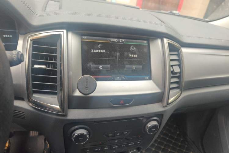 Used Ford Everest 2016 2.0T Gasoline Automatic Two-Wheel Drive Luxury Edition Audio And AC Panel
