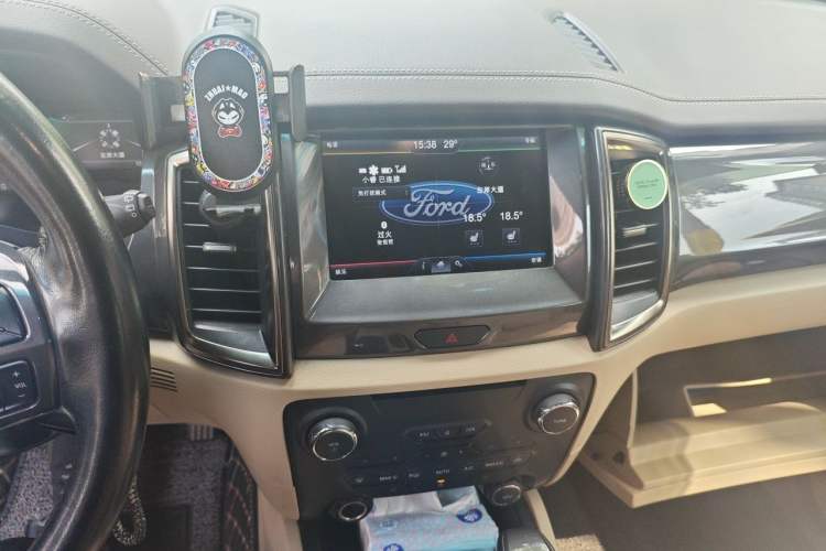 Used Ford Everest 2016 2.0T Gasoline Automatic 4x4 Flagship Edition Audio And AC Panel